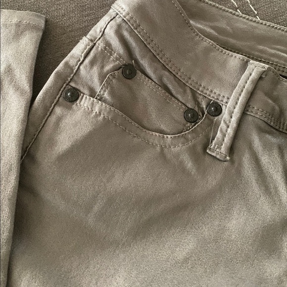 NWOT Guess Low Rise Jeggings size S - Picture 4 of 5